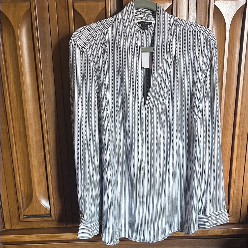 Ann Taylor Black and White Patterned Blouse